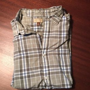 Men’s plaid button down